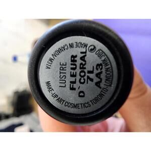 MAC Lustre Lipstick Fleur D'Coral 7L AA3